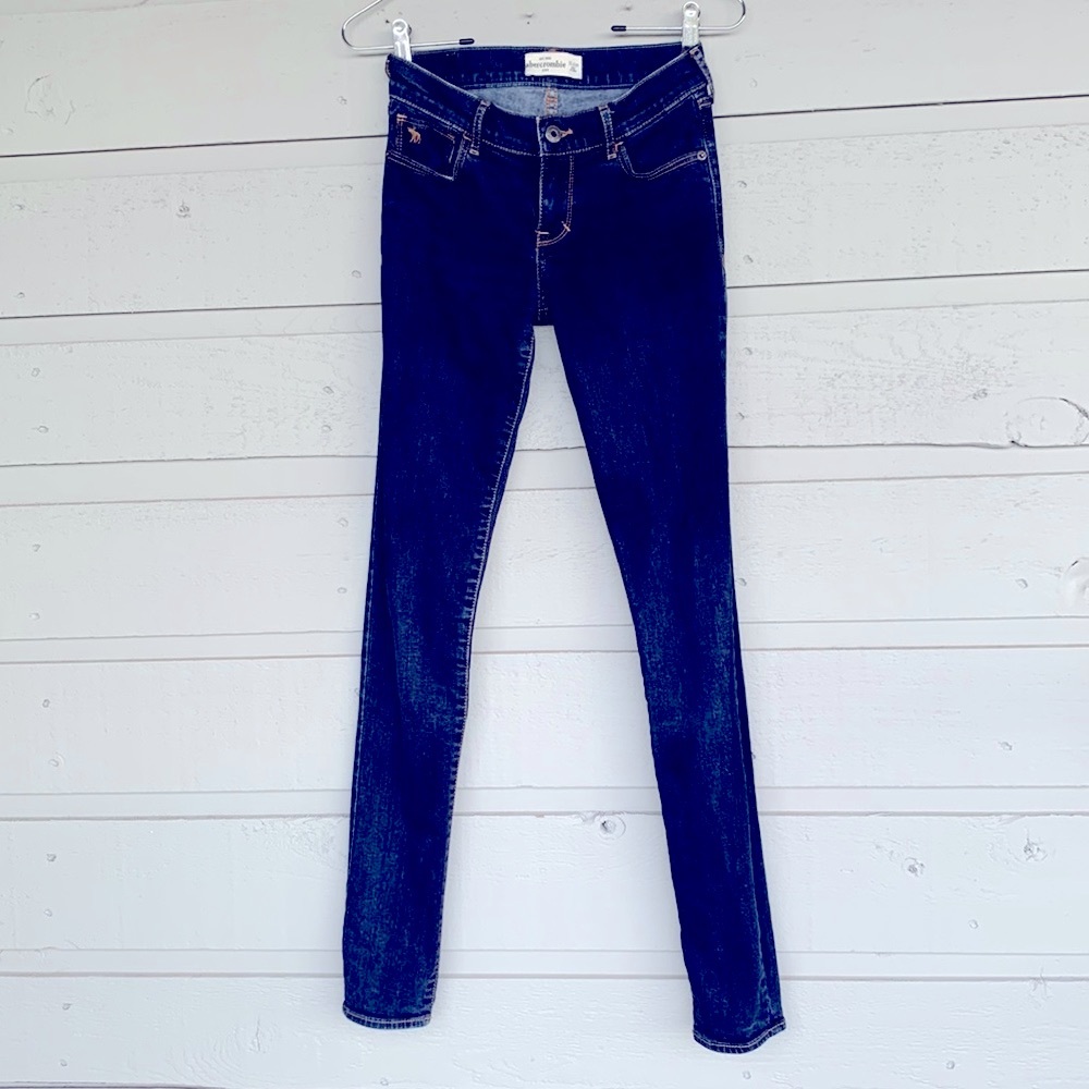 ABERCROMBIE SLIM CLASSIC BLUE JEANS DARK WASH KIDS/ALSO FITS A&F SIZE 0